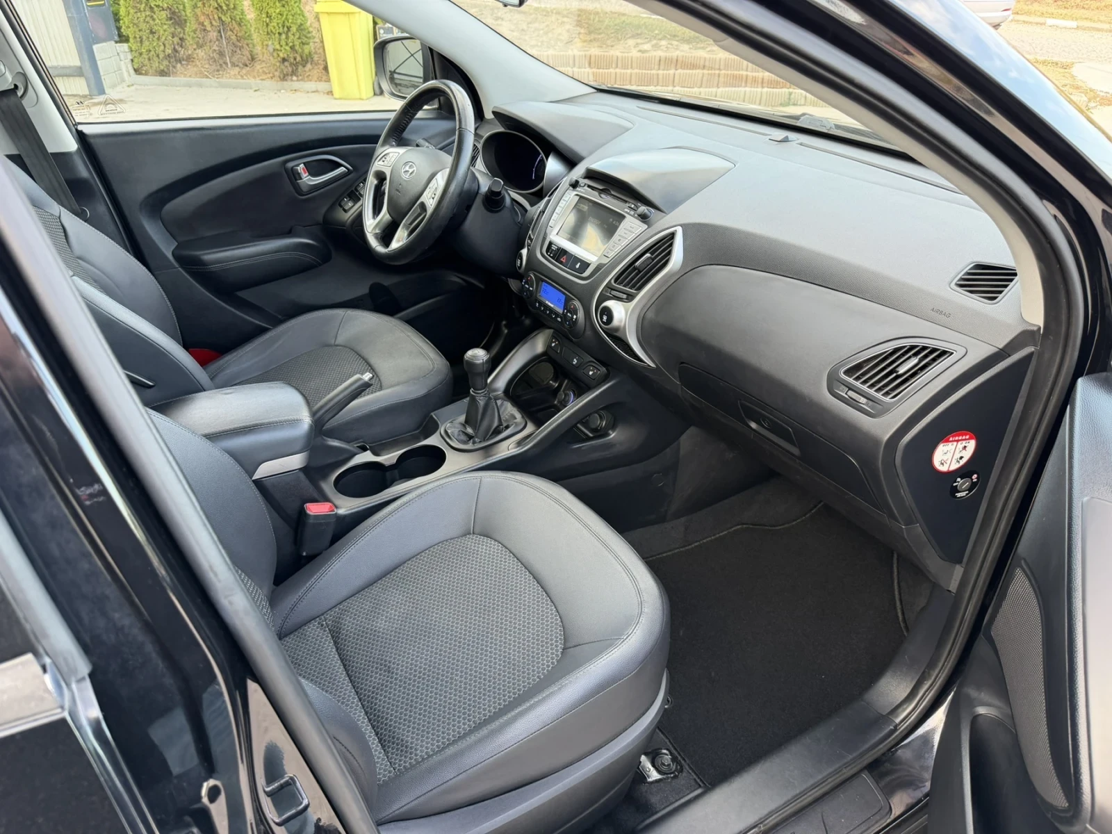 Hyundai IX35, снимка 10 - Автомобили и джипове - 56433042