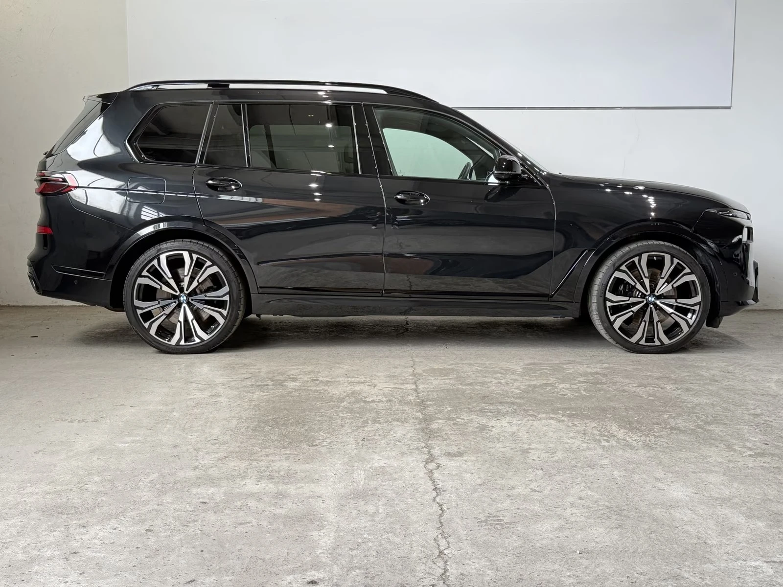 BMW X7 M60iX/M-SPORT PRO/ICONIC GLOW/360/HUD/7SEAT/PANO/ | Mobile.bg � ����������� 4