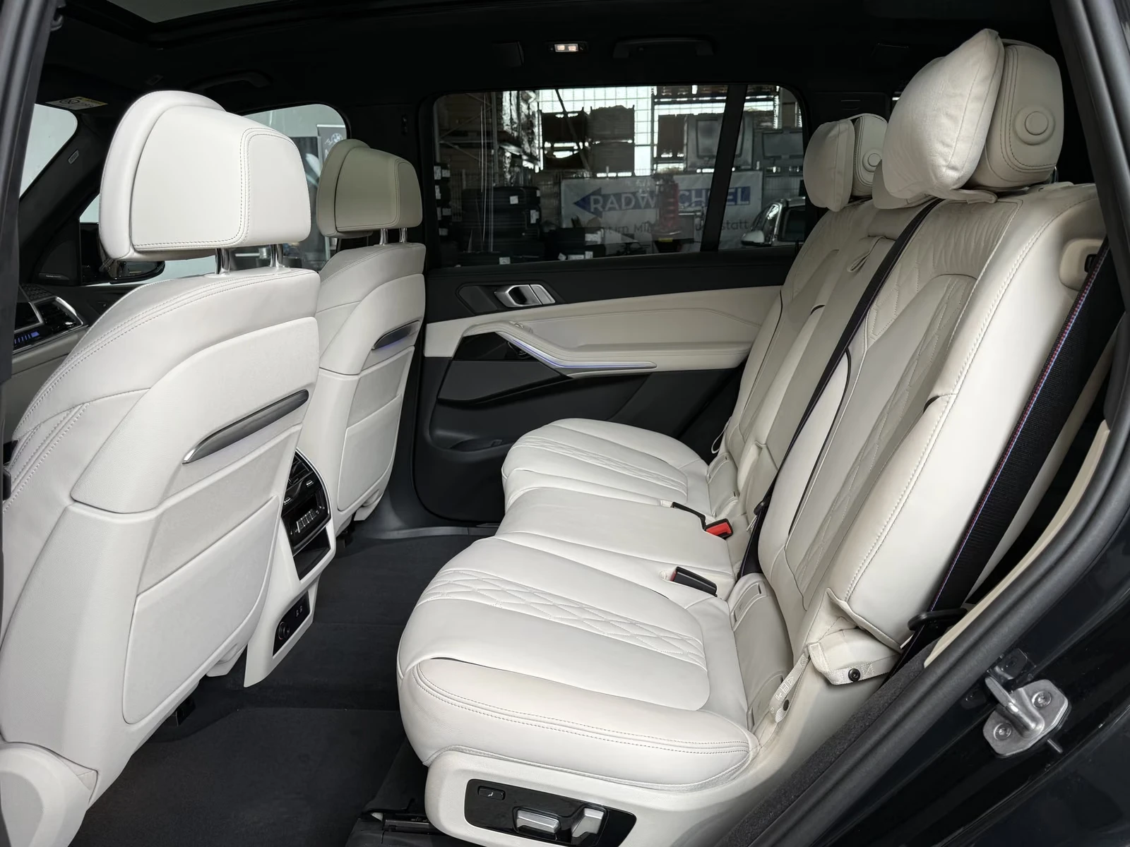 BMW X7 M60iX/M-SPORT PRO/ICONIC GLOW/360/HUD/7SEAT/PANO/ | Mobile.bg � ����������� 12