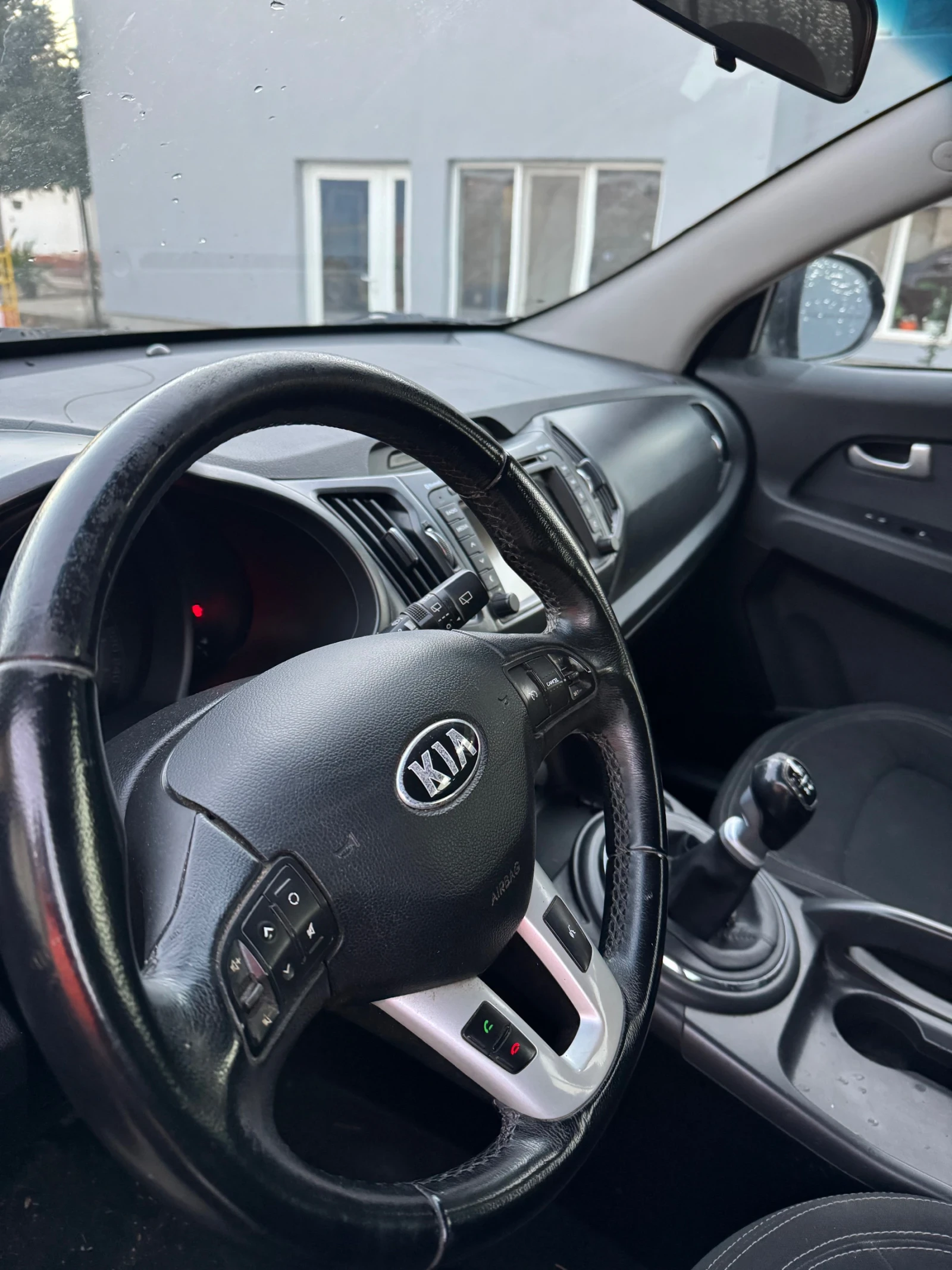 Kia Sportage 1.7CRDI, снимка 10 - Автомобили и джипове - 56675902