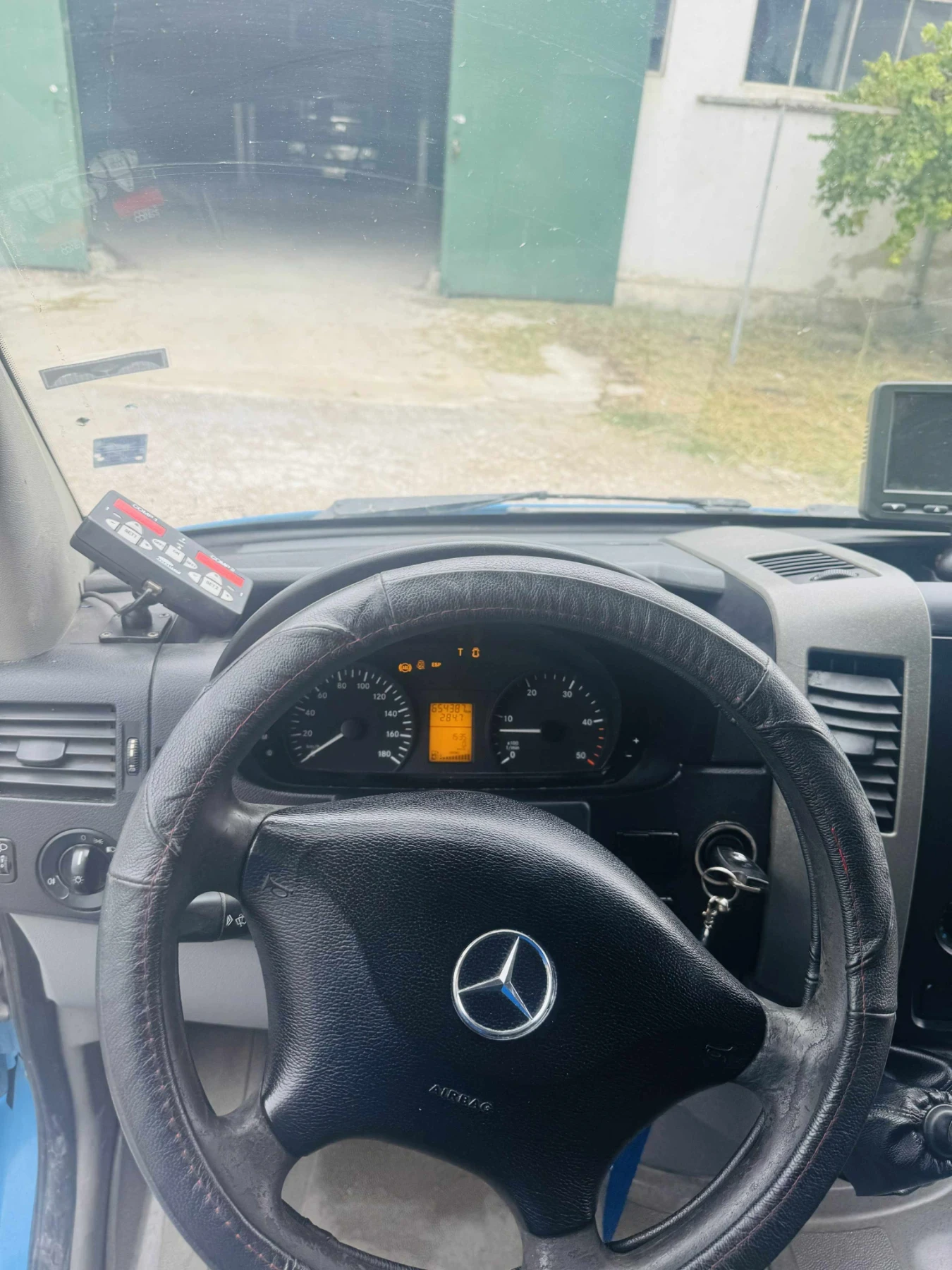 Mercedes-Benz Sprinter 3.0D - изображение 10