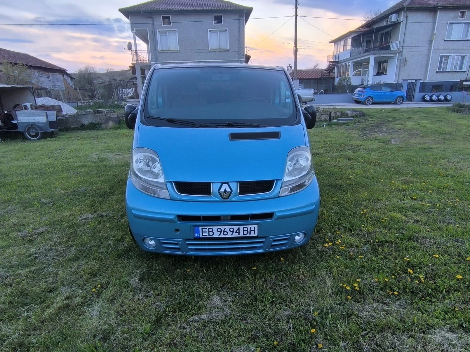 Opel Vivaro 2.5 Дизел, снимка 2 - Бусове и автобуси - 56508399