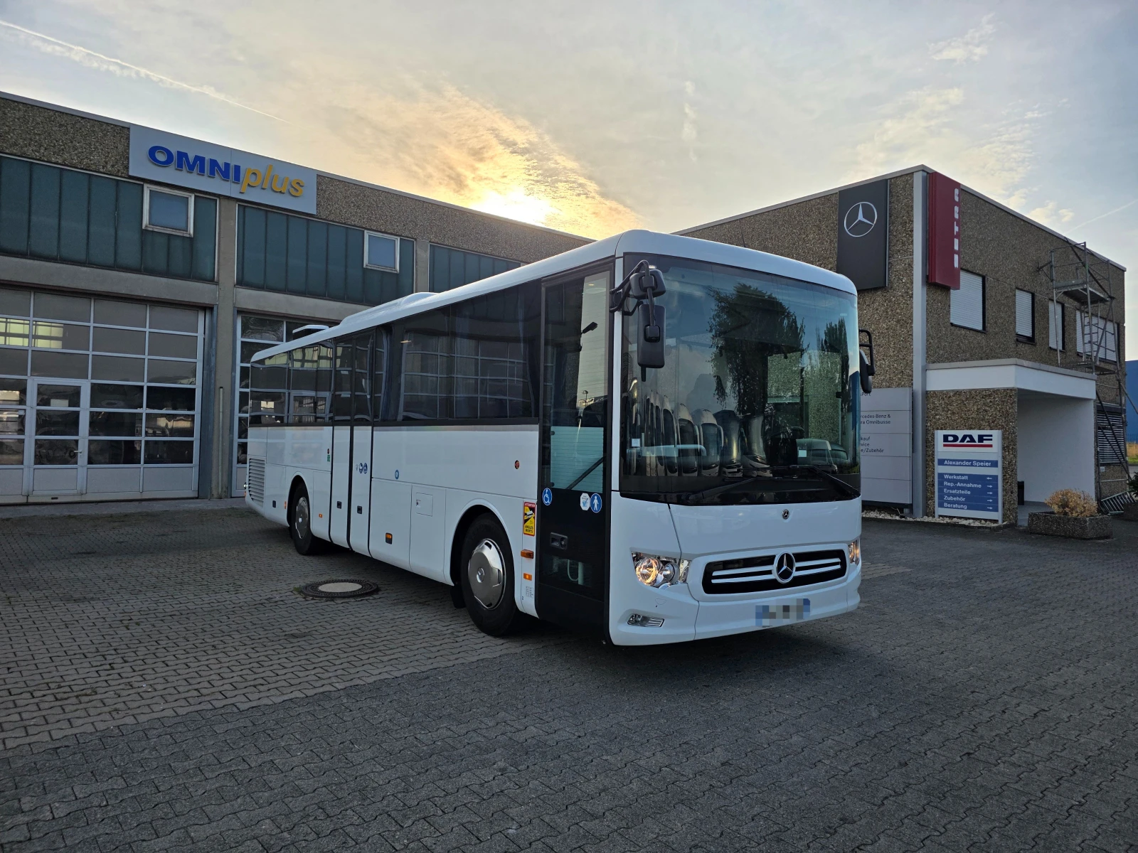 Mercedes-Benz Intouro Intouro K с подемник 