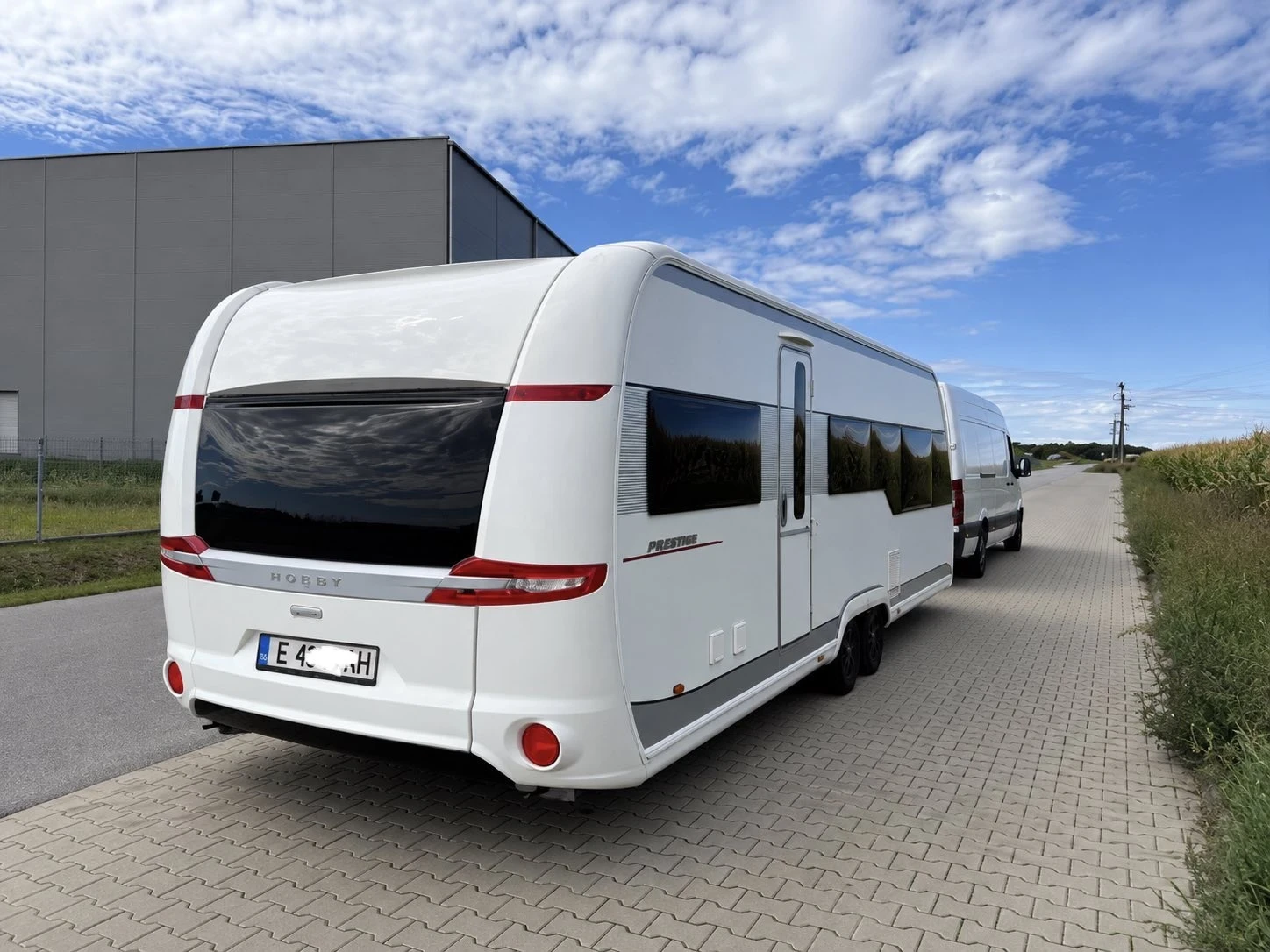 Каравана Hobby 650UFF
