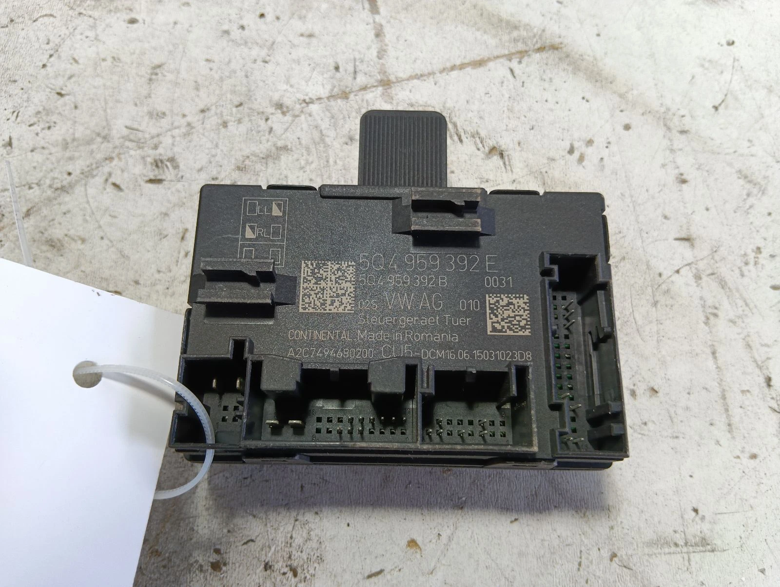 модул предна лява врата 5Q4959392E 5Q4959392B Skoda Octavia