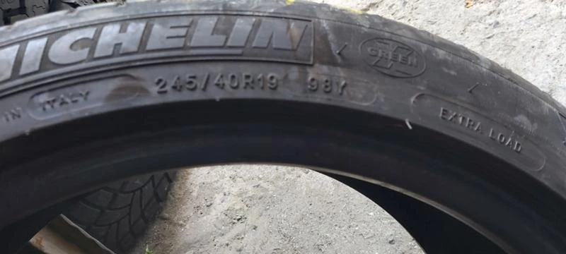 Гуми Летни 275/35R19, снимка 11 - Гуми и джанти - 33437634