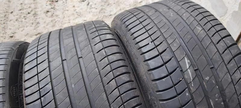 Гуми Летни 275/35R19, снимка 2 - Гуми и джанти - 33437634