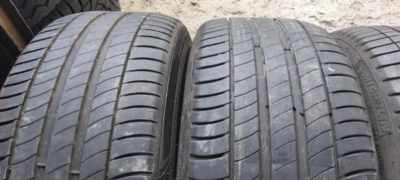 Гуми Летни 275/35R19, снимка 3 - Гуми и джанти - 33437634