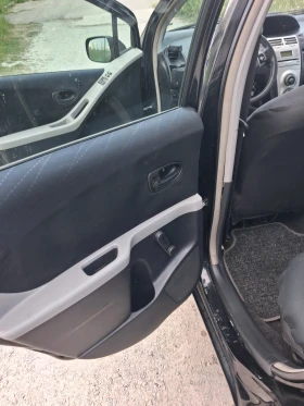 Toyota Yaris, снимка 8