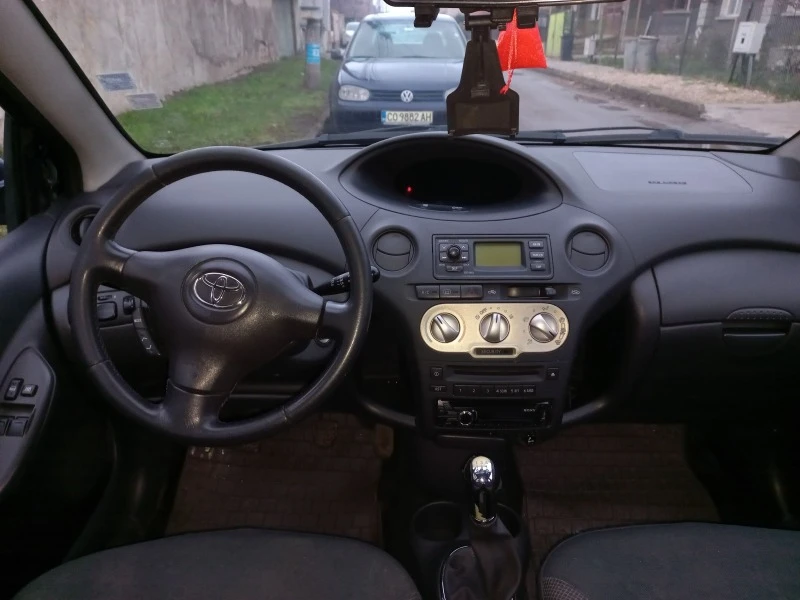 Toyota Yaris, снимка 10 - Автомобили и джипове - 46892401