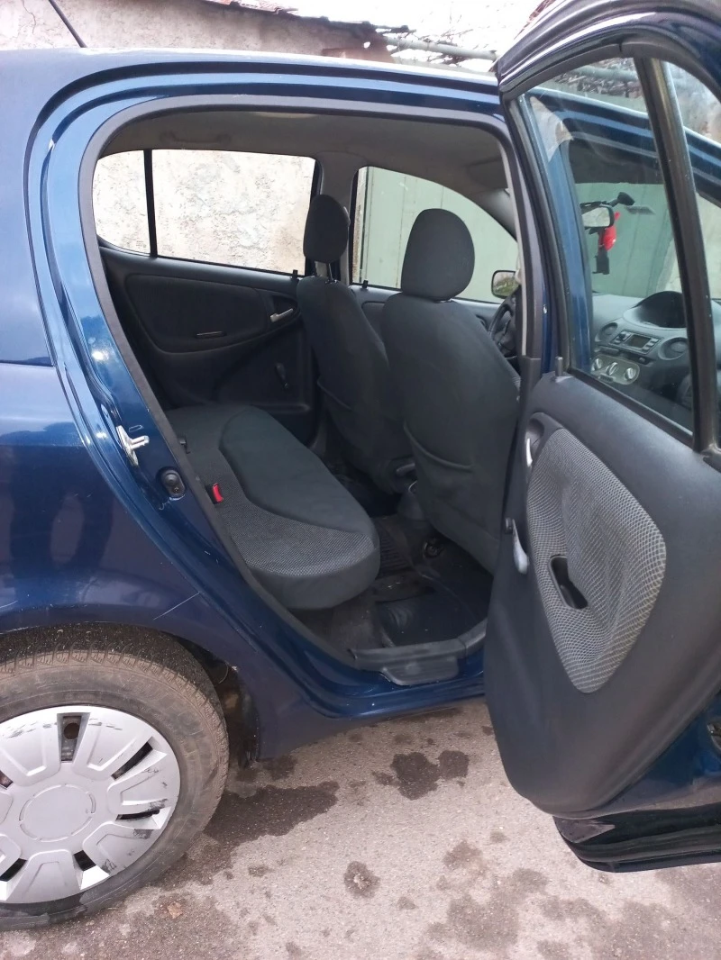 Toyota Yaris, снимка 4 - Автомобили и джипове - 46892401