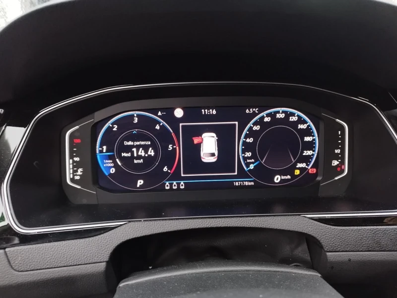 VW Passat 2.0 TDi. DIGITAL, снимка 9 - Автомобили и джипове - 49026271