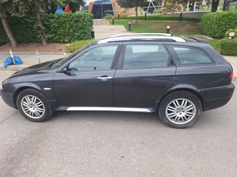 Alfa Romeo Crosswagon q4, снимка 2 - Автомобили и джипове - 51942250