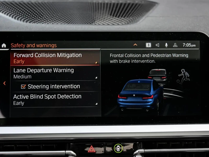 BMW 330 M packet* Камера* Подгрев* Xdrive, снимка 16 - Автомобили и джипове - 52317672