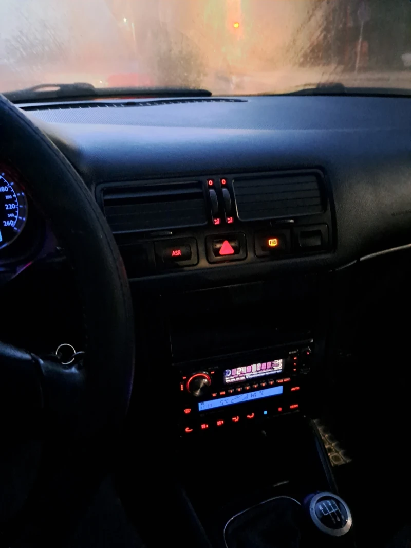 VW Bora 1.9 TDI, снимка 6 - Автомобили и джипове - 52848412