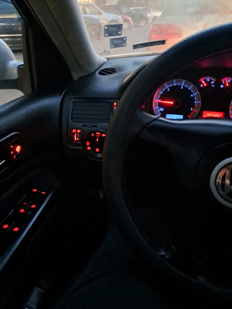 VW Bora 1.9 TDI, снимка 5 - Автомобили и джипове - 52848412