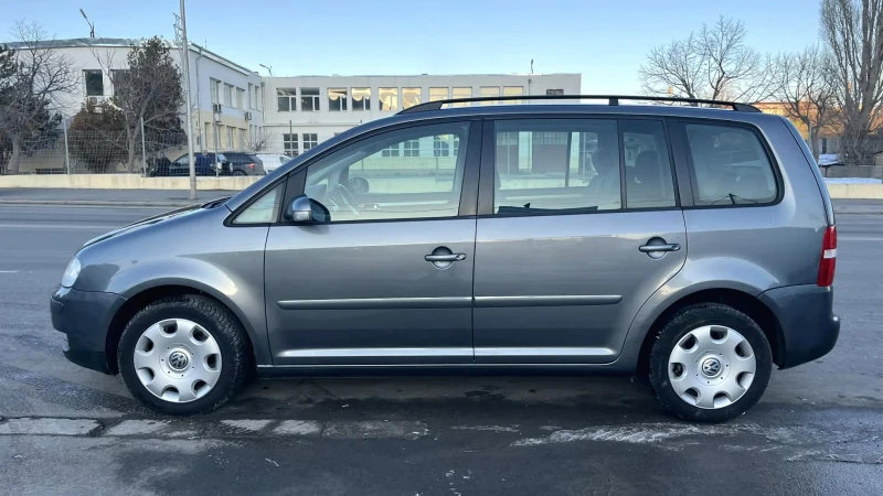 VW Touran 1.9 TDI- 6+ 1места, снимка 5 - Автомобили и джипове - 53167080