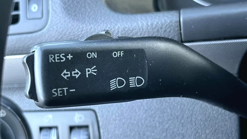 VW Touran 1.9 TDI- 6+ 1места, снимка 12 - Автомобили и джипове - 53167080