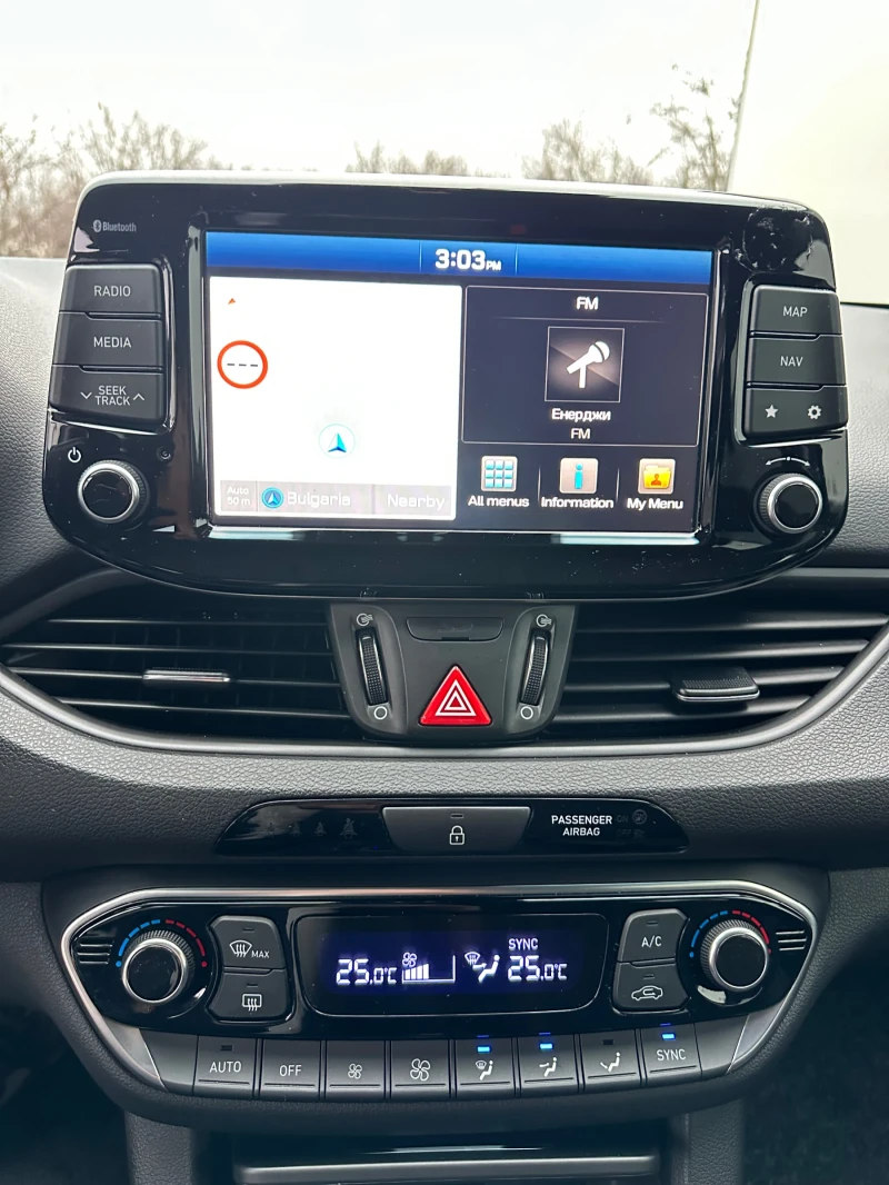 Hyundai I30 1.6 CRDi 136 к.с. СЕРВИЗНА ИСТОРИЯ  , снимка 11 - Автомобили и джипове - 53510661