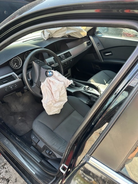 BMW 525 177кс, снимка 4 - Автомобили и джипове - 42047564