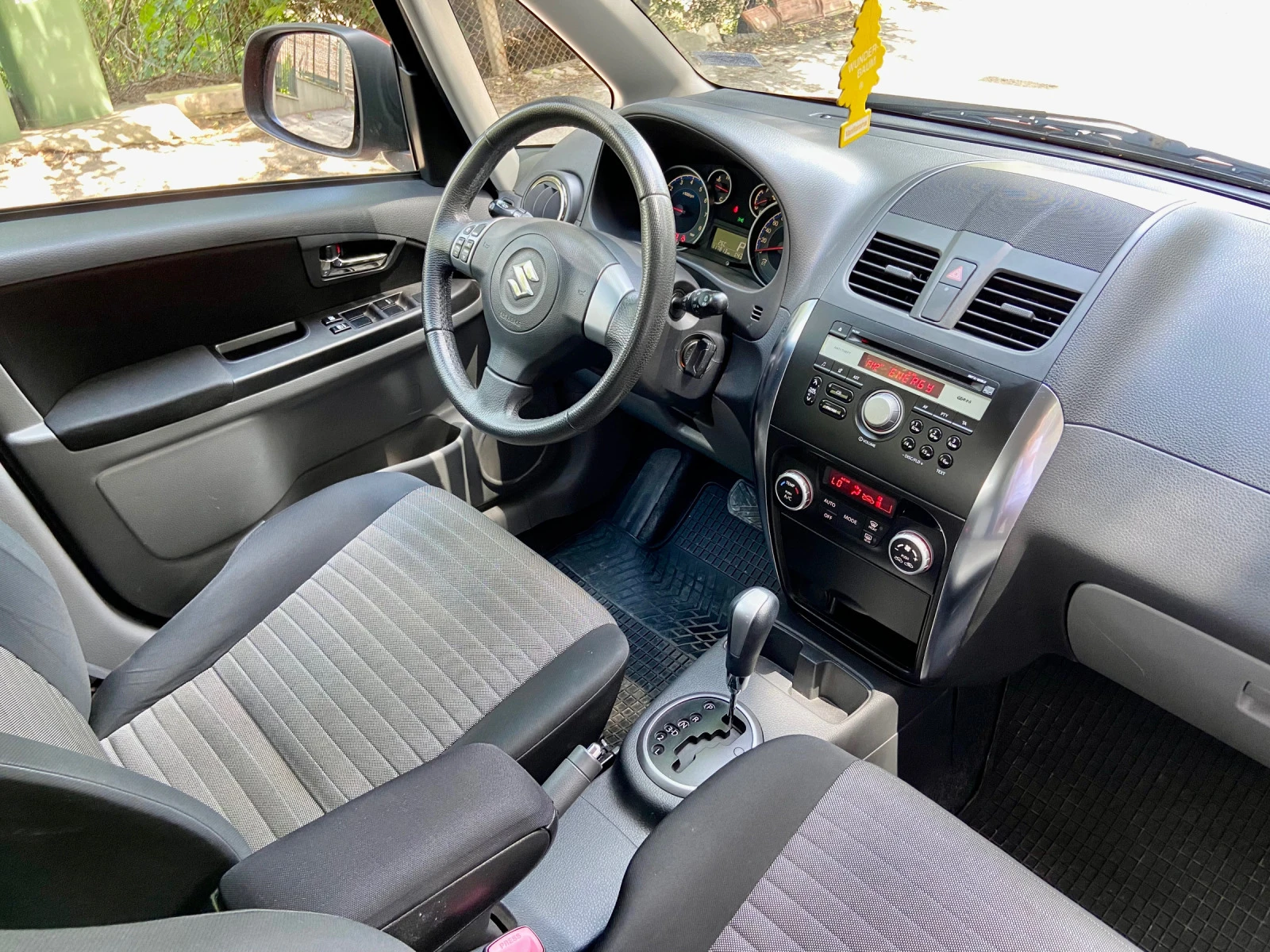 Suzuki SX4 1.6i Автоматик - Facelift - изображение 10