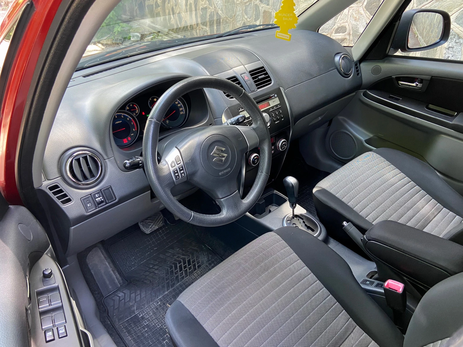 Suzuki SX4 1.6i Автоматик - Facelift - изображение 8