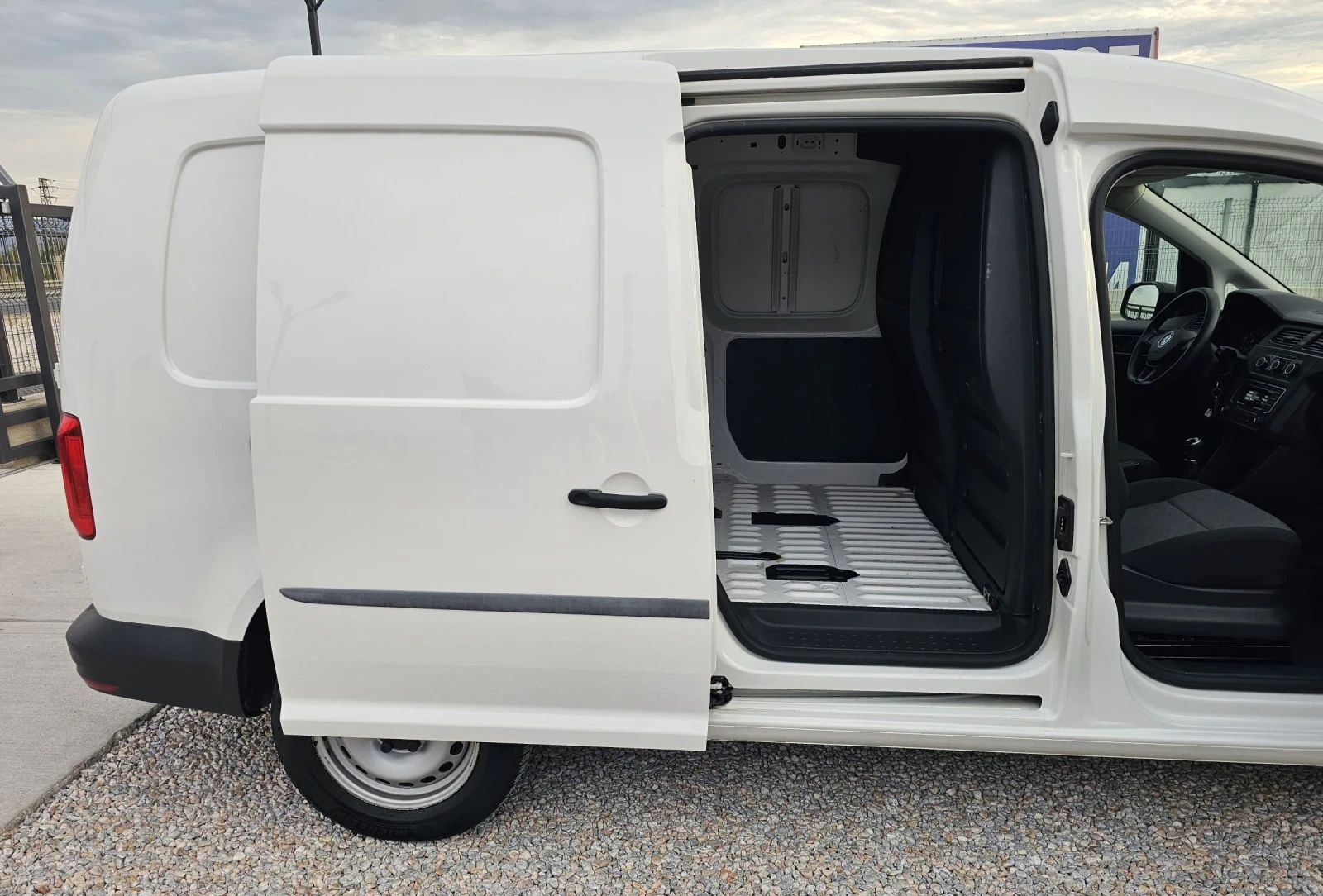 VW Caddy 2021г Евро6 116.000км | Mobile.bg — изображение 16