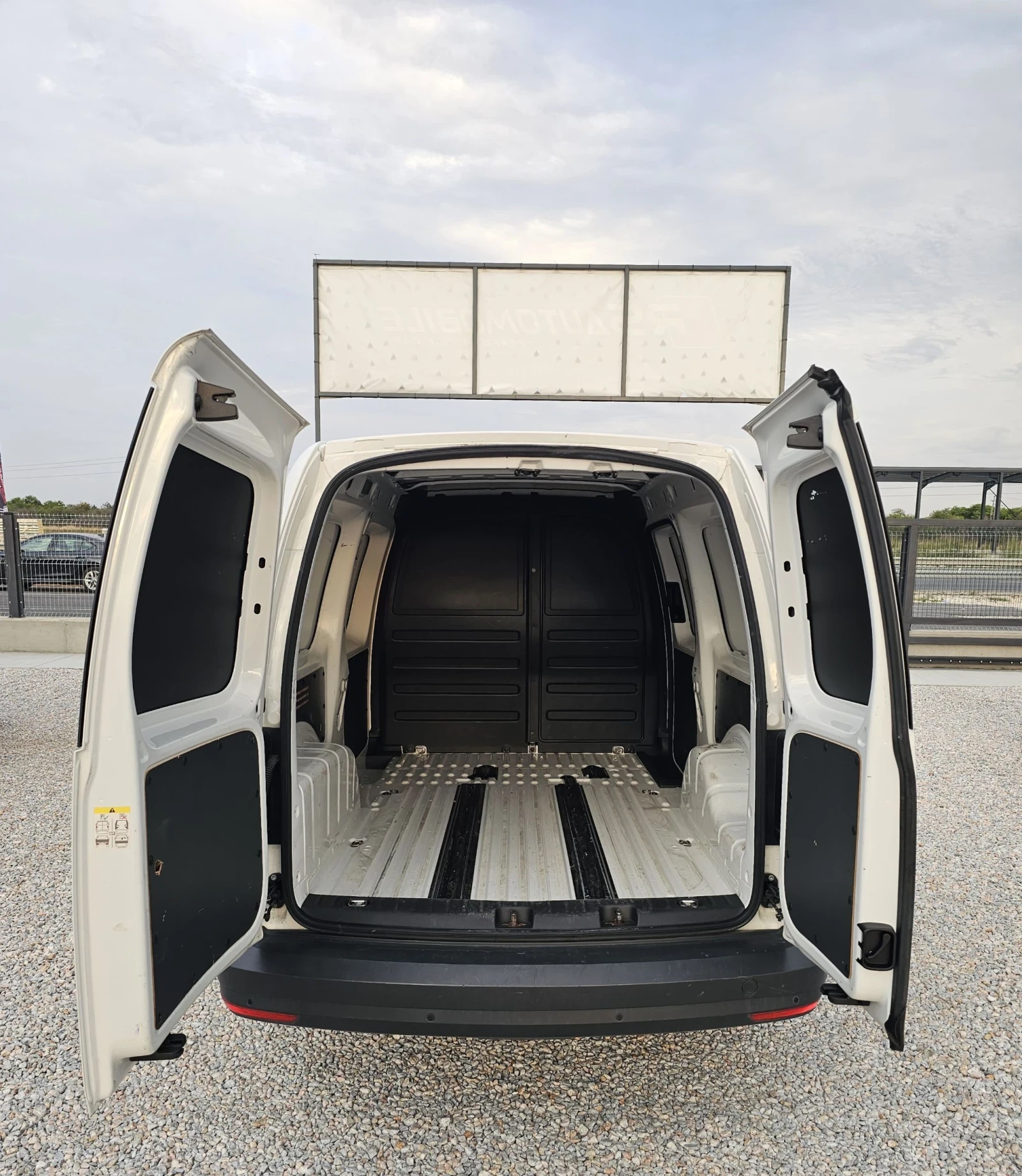 VW Caddy 2021г Евро6  - изображение 7