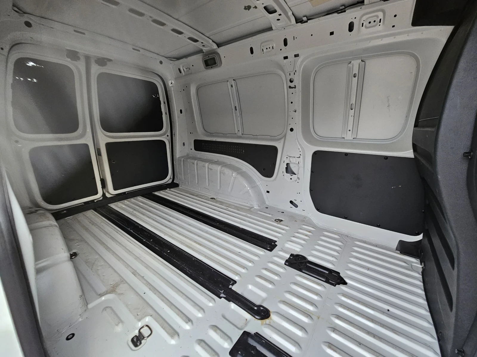 VW Caddy 2021г Евро6 116.000км | Mobile.bg — изображение 15