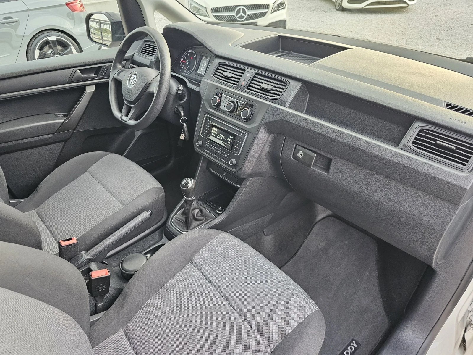 VW Caddy 2021г Евро6  - изображение 8