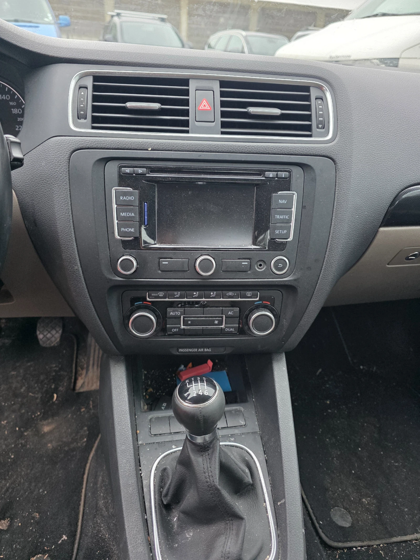 VW Jetta  - изображение 7