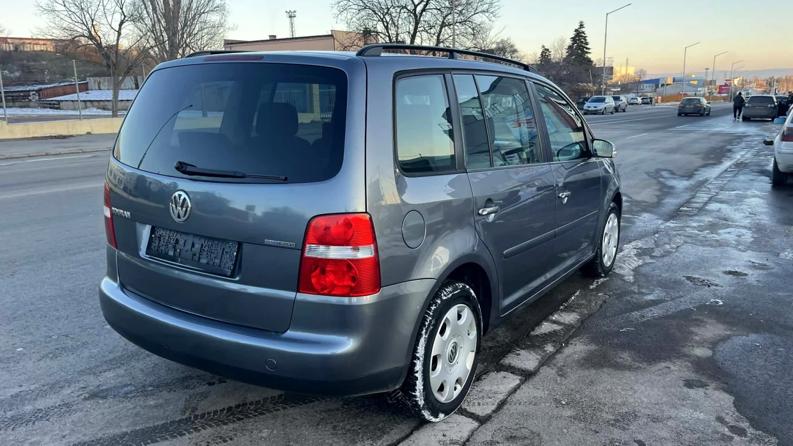 VW Touran 1.9 TDI- 6+ 1места - изображение 4