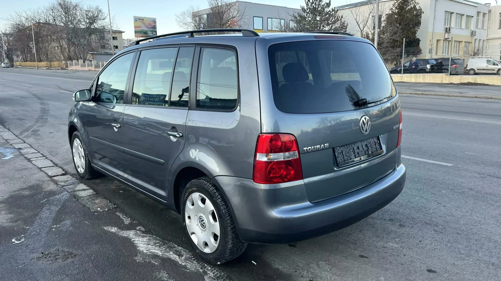 VW Touran 1.9 TDI- 6+ 1места - изображение 3