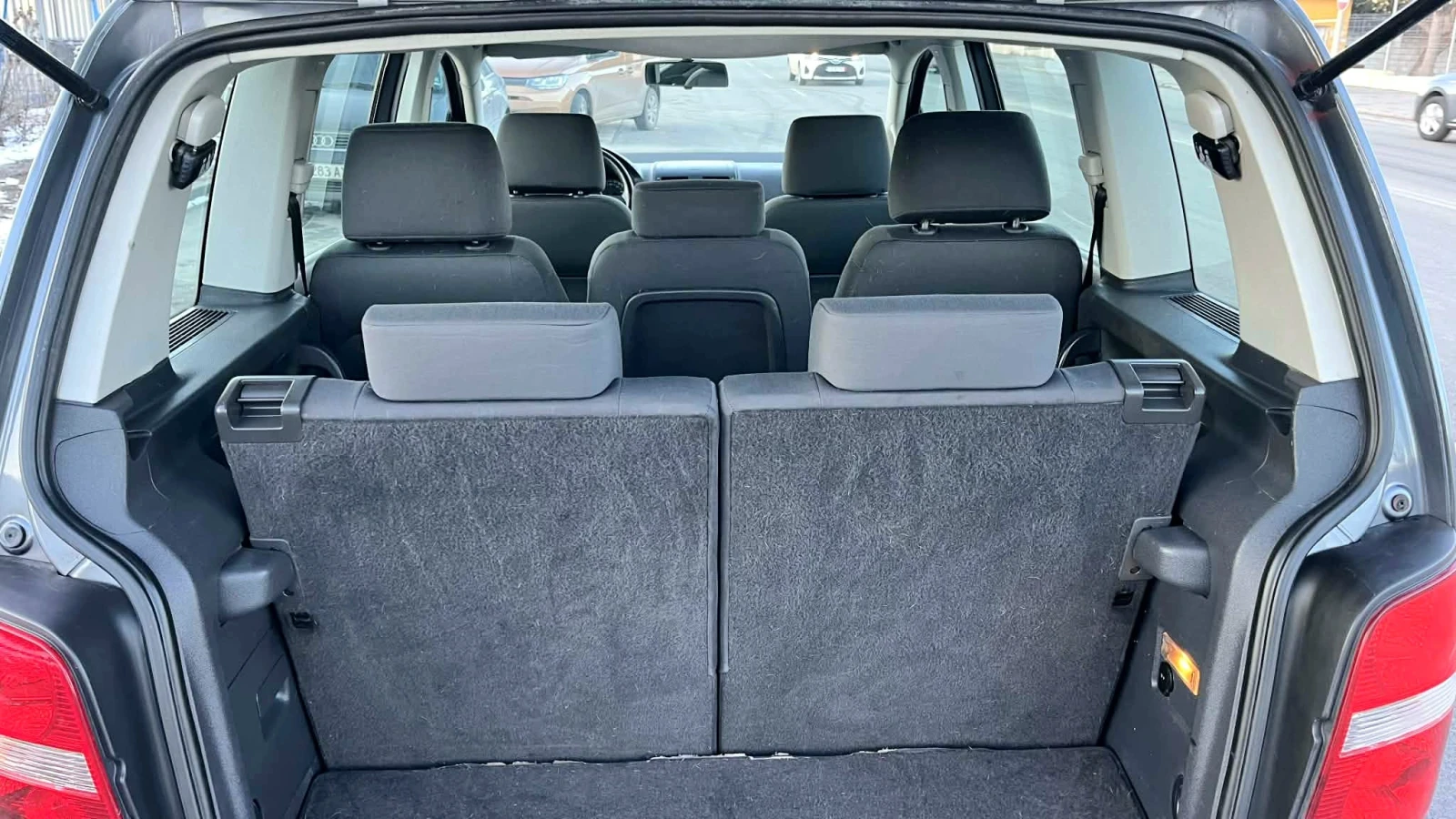 VW Touran 1.9 TDI- 6+ 1места - изображение 10