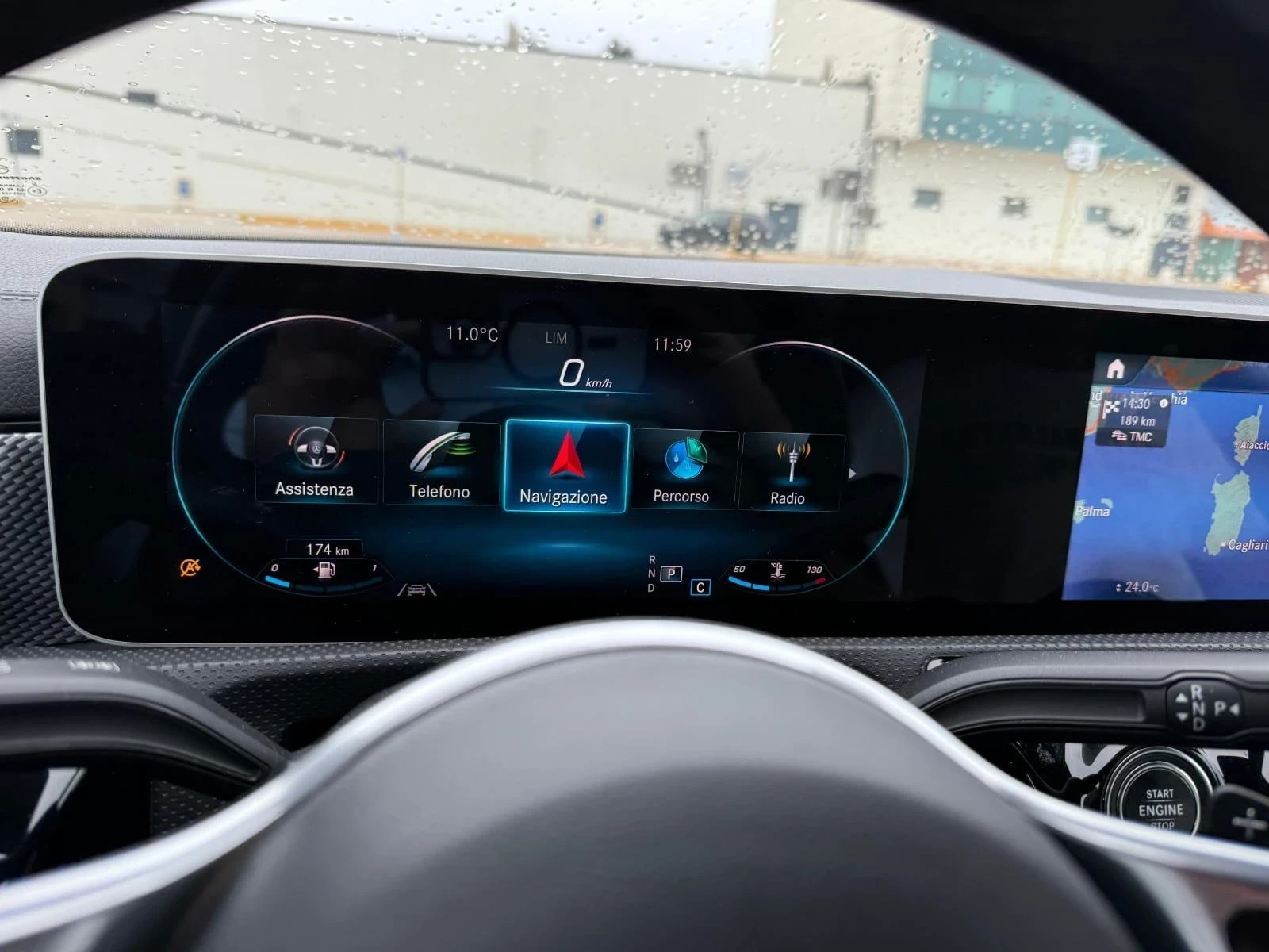 Mercedes-Benz CLA 180 Automatic Executive, снимка 13 - Автомобили и джипове - 53865119