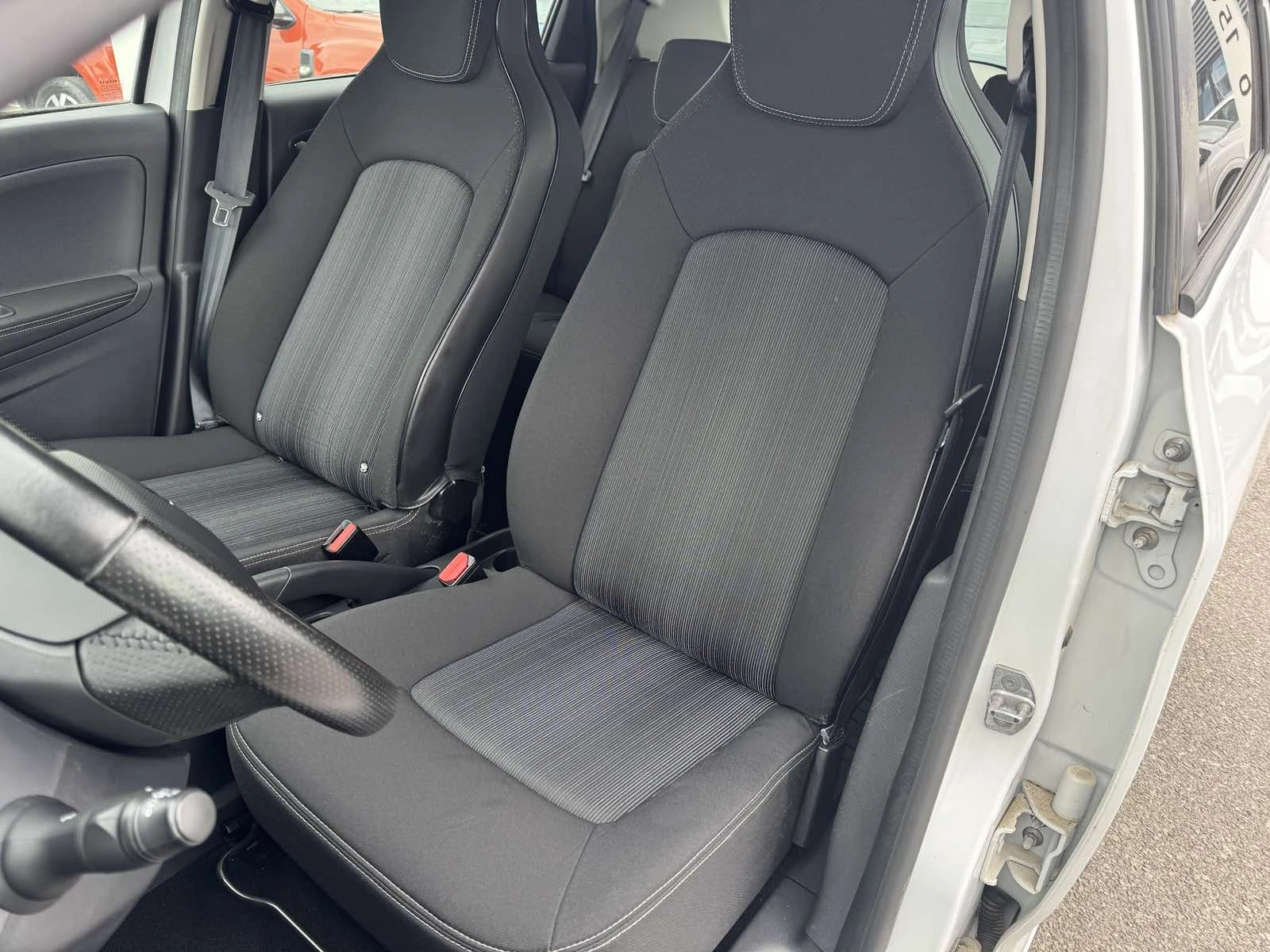 Renault Zoe 41KW, снимка 13 - Автомобили и джипове - 53915361