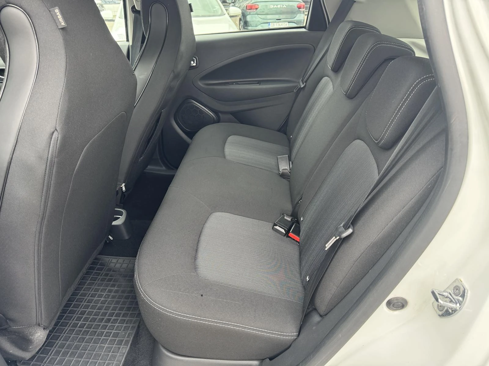 Renault Zoe 41KW, снимка 12 - Автомобили и джипове - 53915361