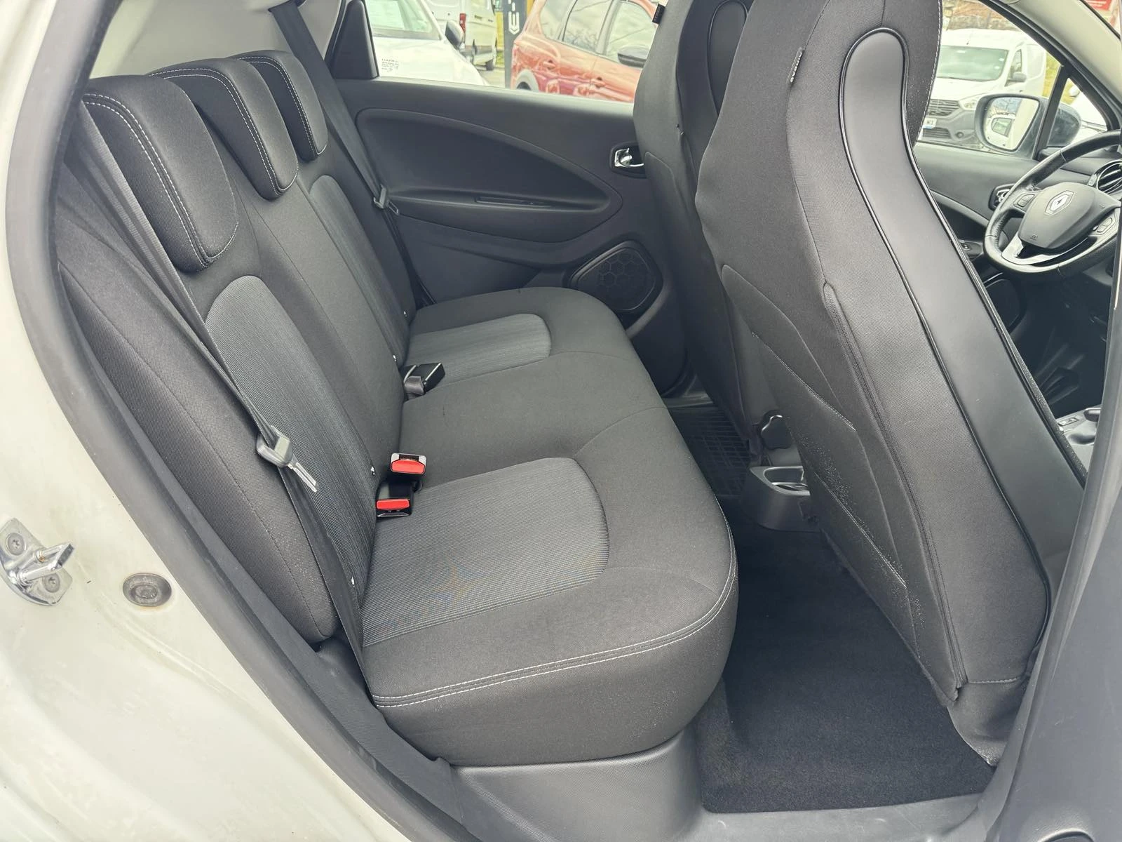 Renault Zoe 41KW, снимка 10 - Автомобили и джипове - 53915361