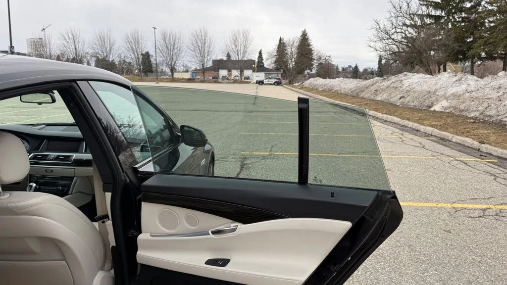 BMW 5 Gran Turismo Gran Turismo* xDrive* АвтоКредит* (ЦЕНА ДО БГ), снимка 9 - Автомобили и джипове - 54041067