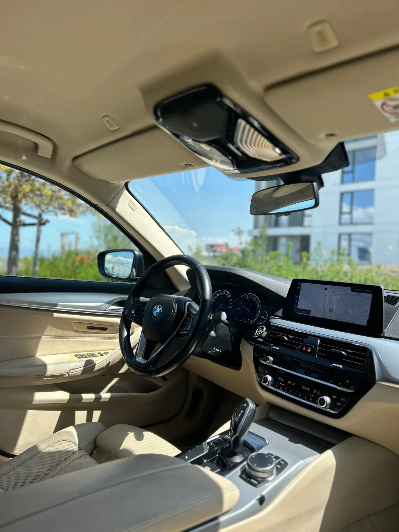 BMW 530 Mpack* Laser, снимка 12 - Автомобили и джипове - 54265216