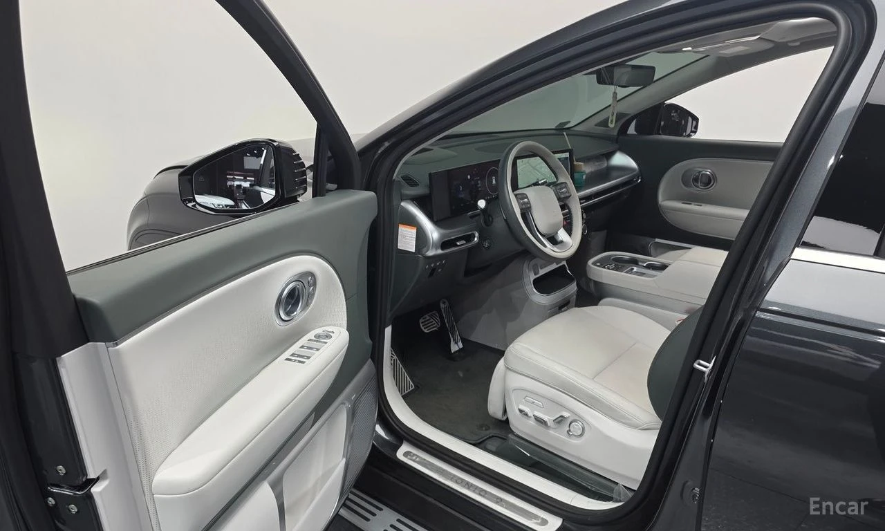 Hyundai IONIQ 9 AWD* LONGE* RANGE* CALIGRAPHY* ОБДУХВАНЕ* 360КАМЕР, снимка 5 - Автомобили и джипове - 54412808