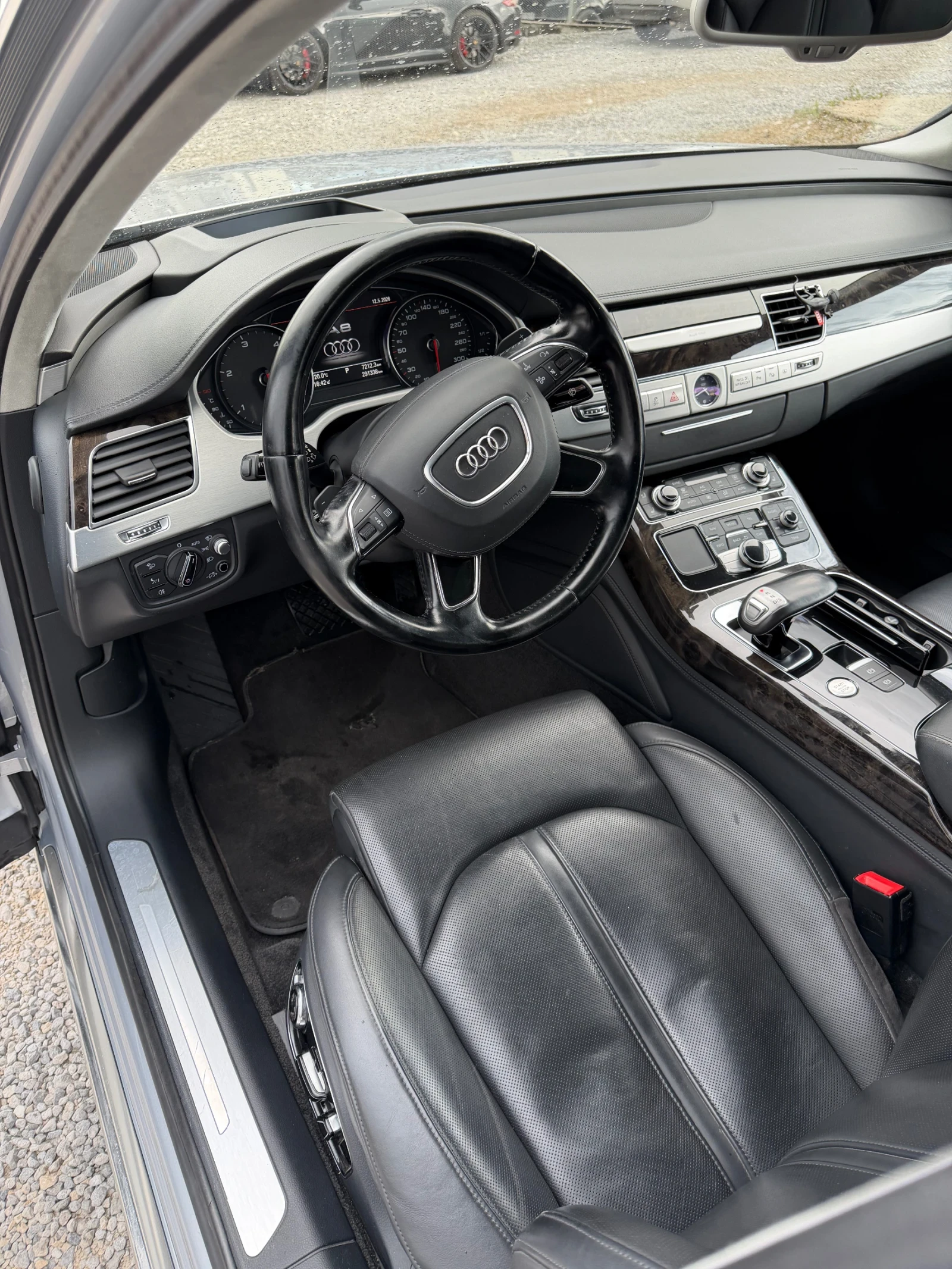 Audi A8 Long 4.2 TDI 4хОбдухване/Масаж Реални КМ Швейцария, снимка 8 - Автомобили и джипове - 54566244
