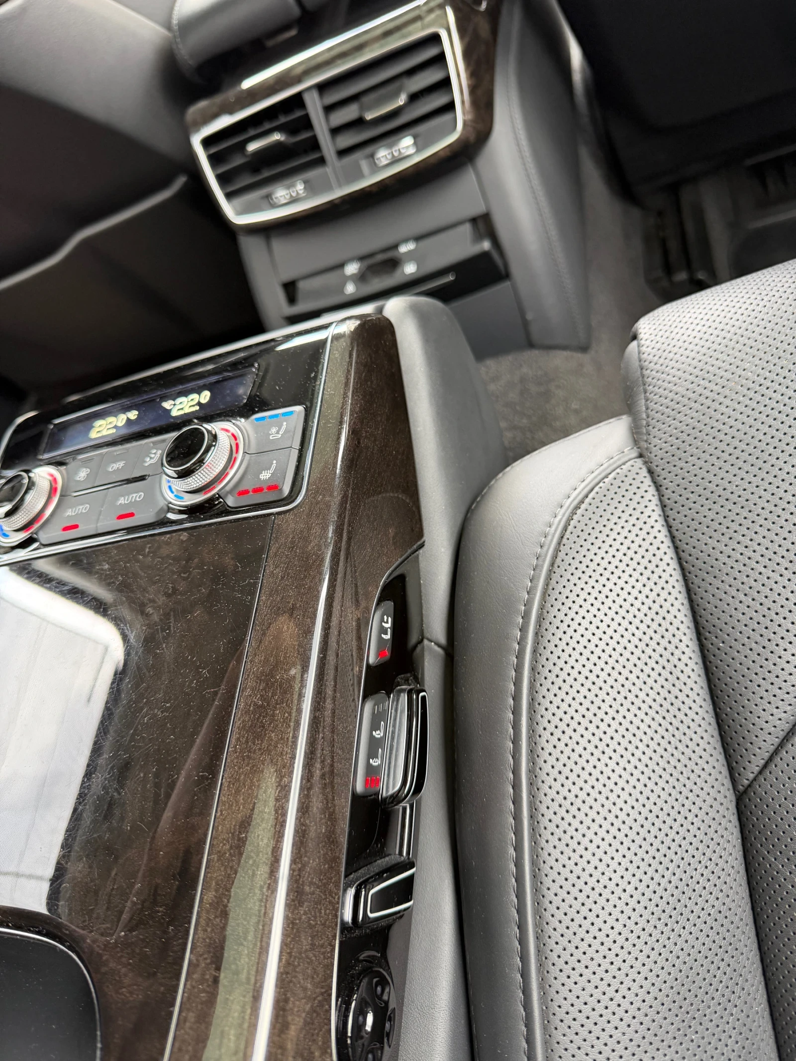 Audi A8 Long 4.2 TDI 4хОбдухване/Масаж Реални КМ Швейцария, снимка 14 - Автомобили и джипове - 54566244