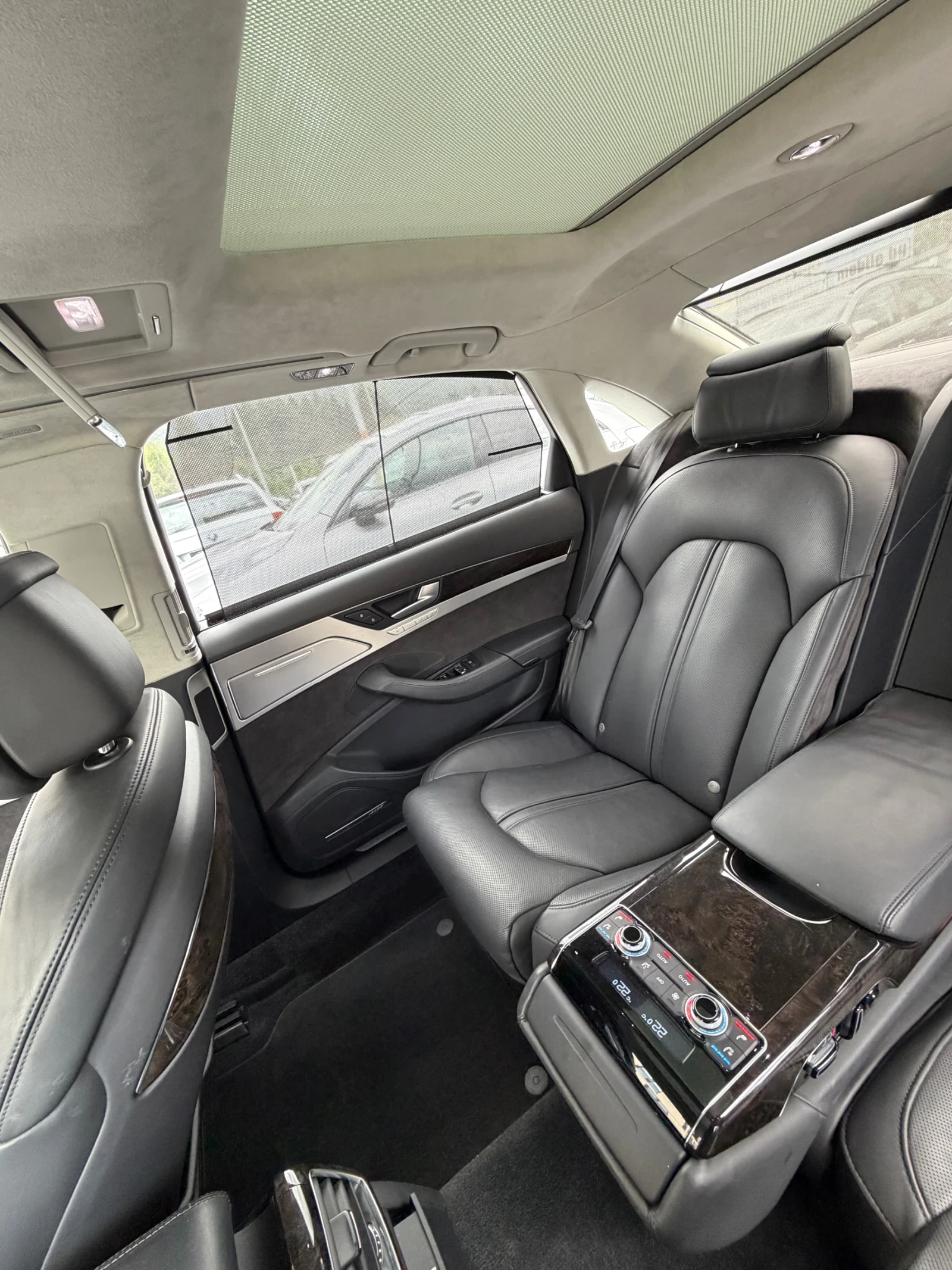 Audi A8 Long 4.2 TDI 4хОбдухване/Масаж Реални КМ Швейцария, снимка 13 - Автомобили и джипове - 54566244
