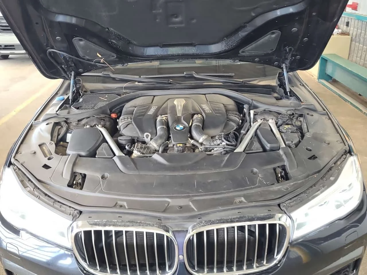 BMW 750 XDRIVE / CARFAX / АВТОКРЕДИТ , снимка 17 - Автомобили и джипове - 54813968