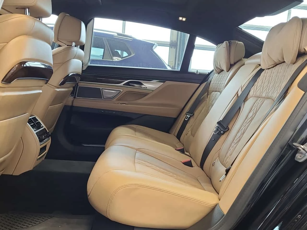 BMW 750 XDRIVE / CARFAX / АВТОКРЕДИТ , снимка 12 - Автомобили и джипове - 54813968