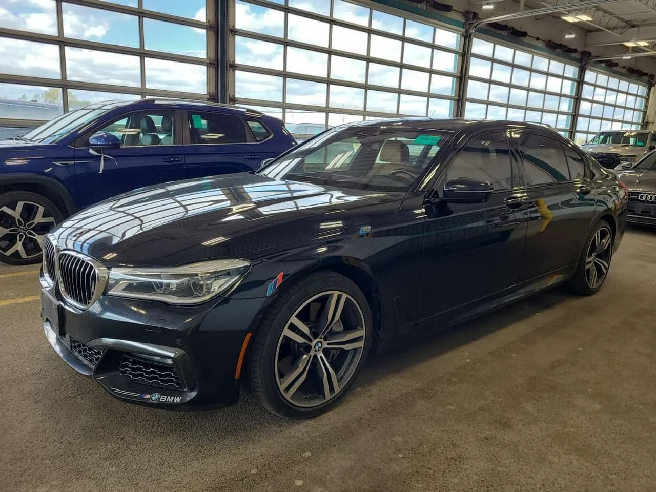 BMW 750 XDRIVE / CARFAX / АВТОКРЕДИТ 