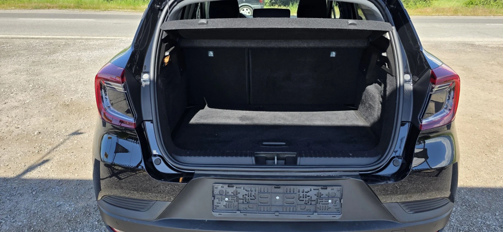 Renault Captur 1.6 E-TECH/Hybrid-143hp/LED/NAVI, снимка 6 - Автомобили и джипове - 54838208