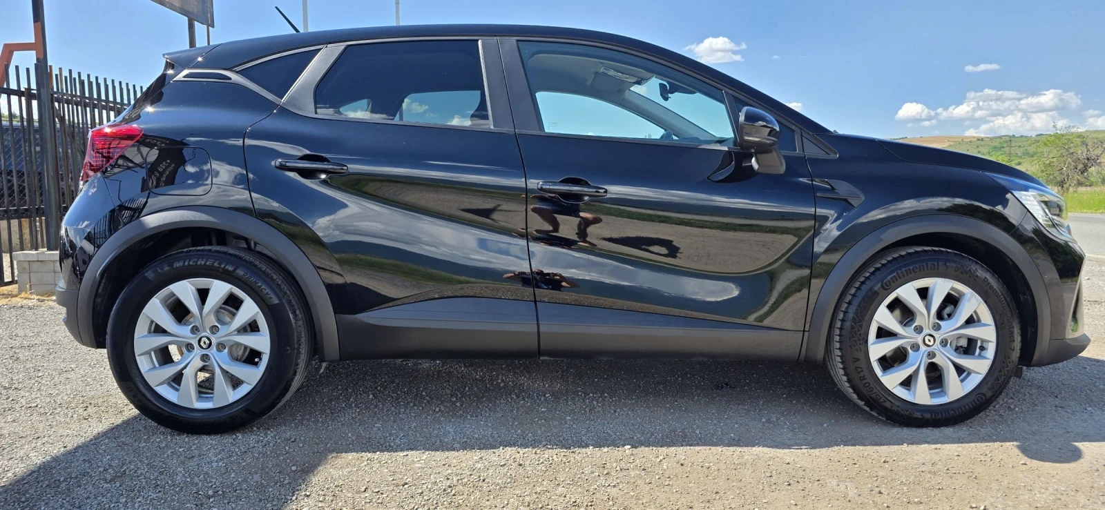 Renault Captur 1.6 E-TECH/Hybrid-143hp/LED/NAVI, снимка 3 - Автомобили и джипове - 54838208