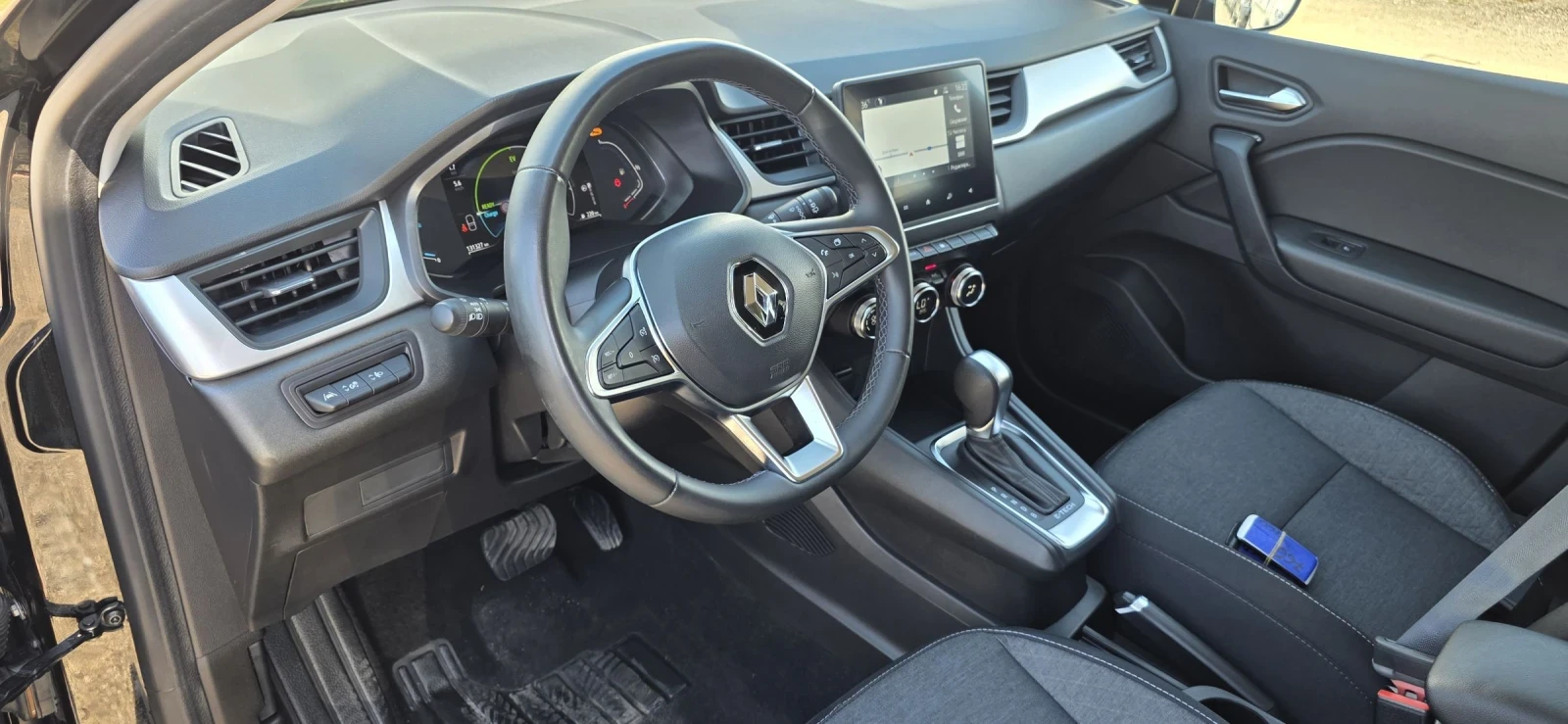 Renault Captur 1.6 E-TECH/Hybrid-143hp/LED/NAVI, снимка 8 - Автомобили и джипове - 54838208